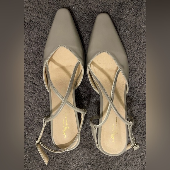 Heels - Picture 2 of 2